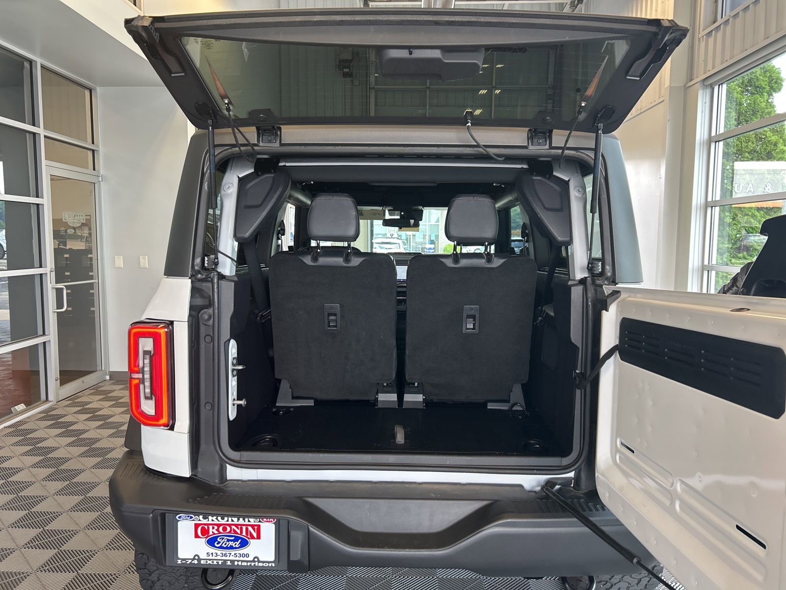 Used 2023 Ford Bronco Badlands image 11