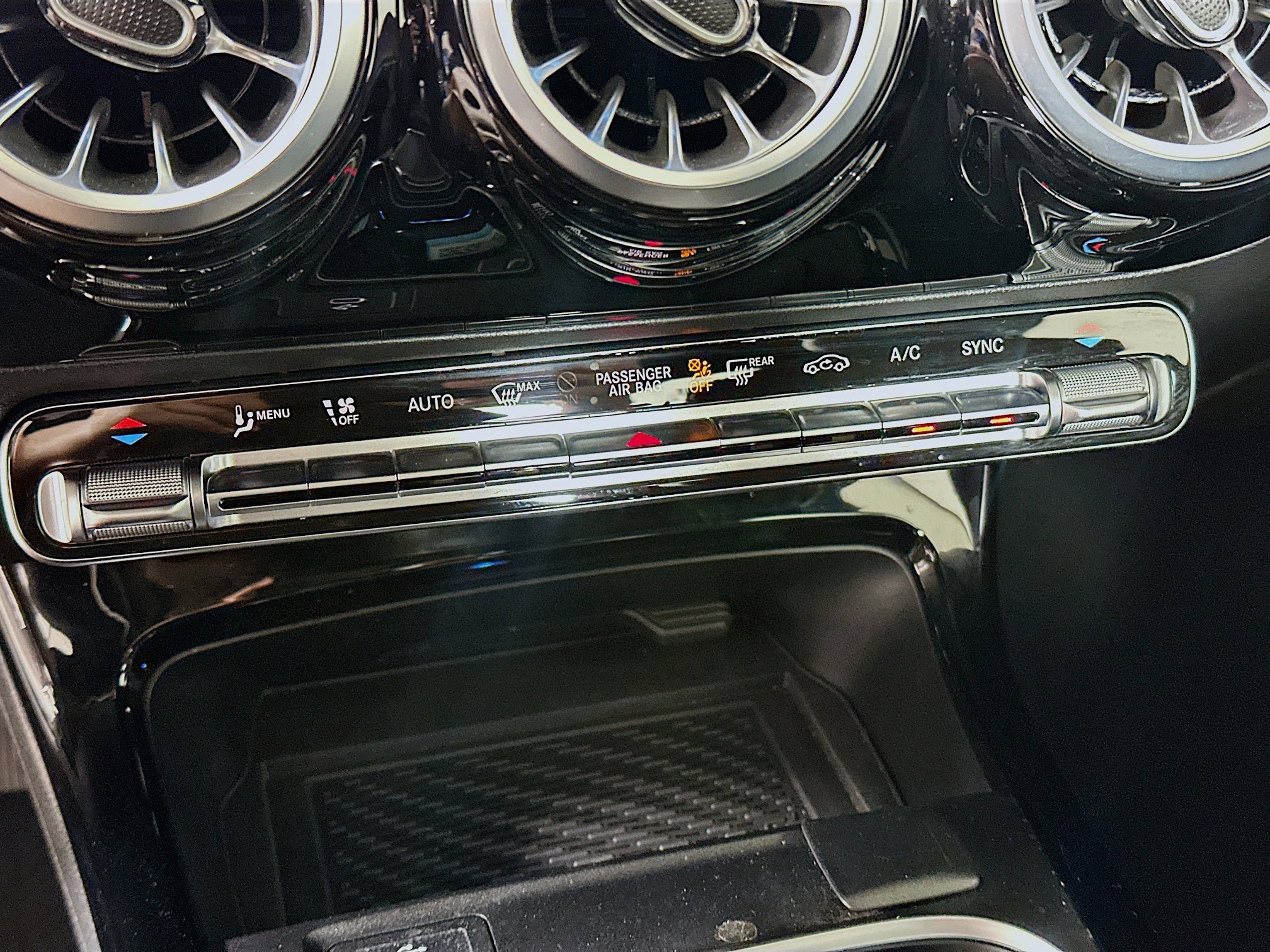 Used 2025 Mercedes-Benz CLA 250 image 23