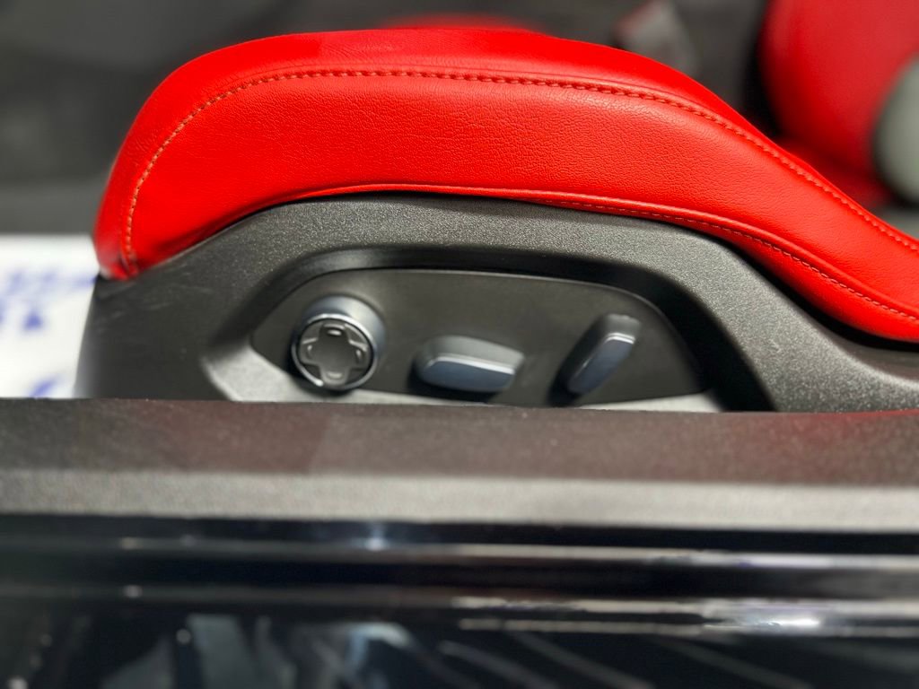 Used 2022 Chevrolet Corvette Stingray Premium Cpe w/ Z51 Performance Package image 16