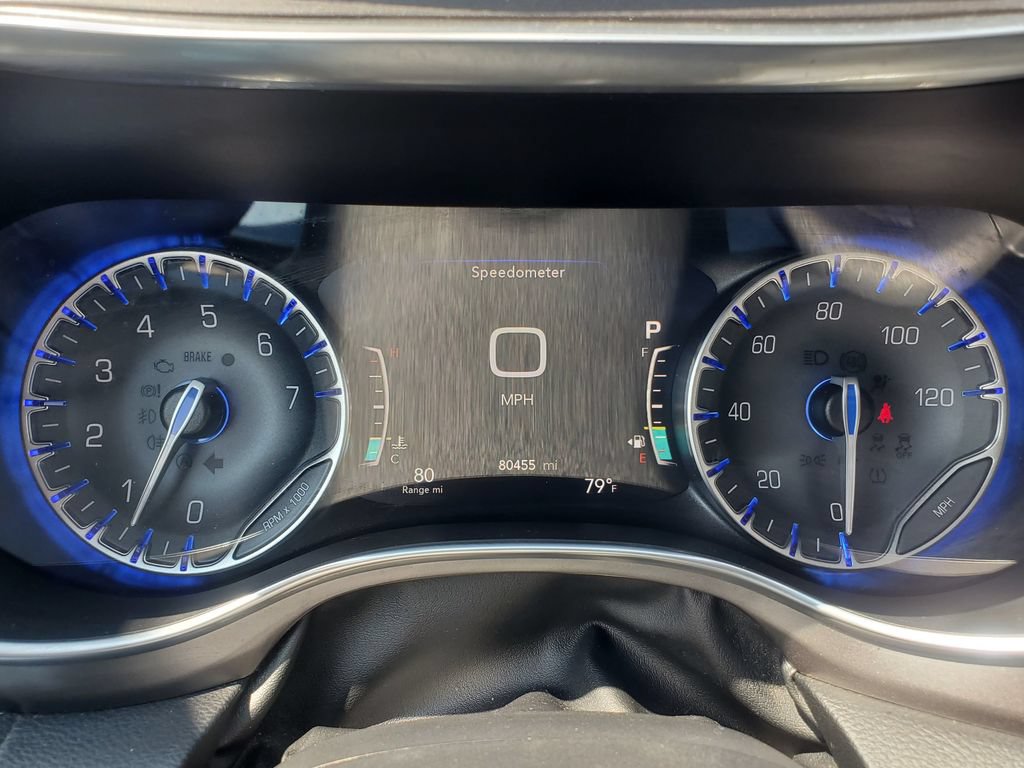 Used 2018 Chrysler Pacifica Limited FWD image 13