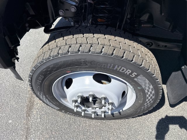 New 2026 Ford F550 4x4 Regular Cab Super Duty image 18