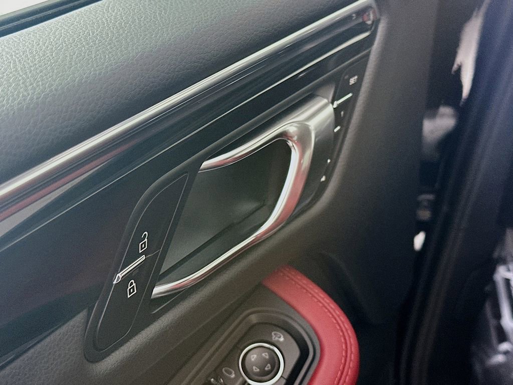 Certified 2026 Porsche Macan image 20