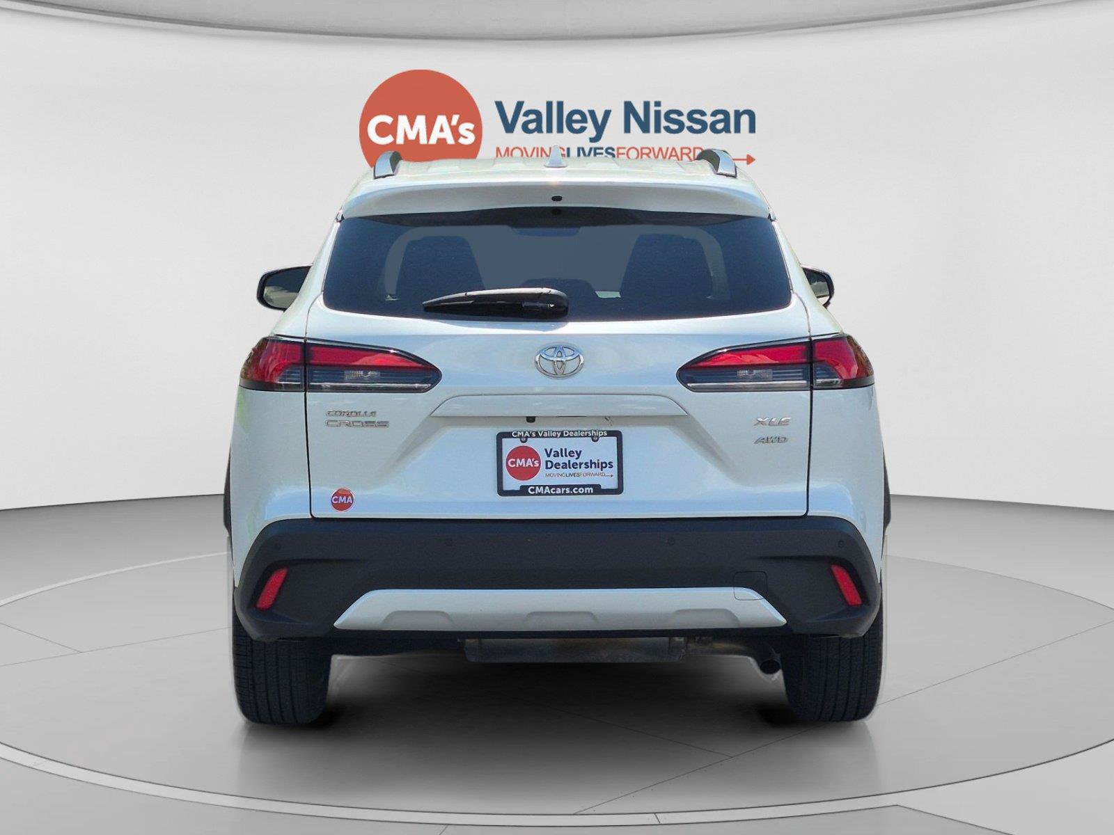 Used 2023 Toyota Corolla Cross XLE w/ Convenience Package AWD/4WD image 4