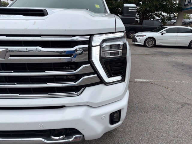 Used 2024 Chevrolet Silverado 2500 High Country AWD/4WD image 11