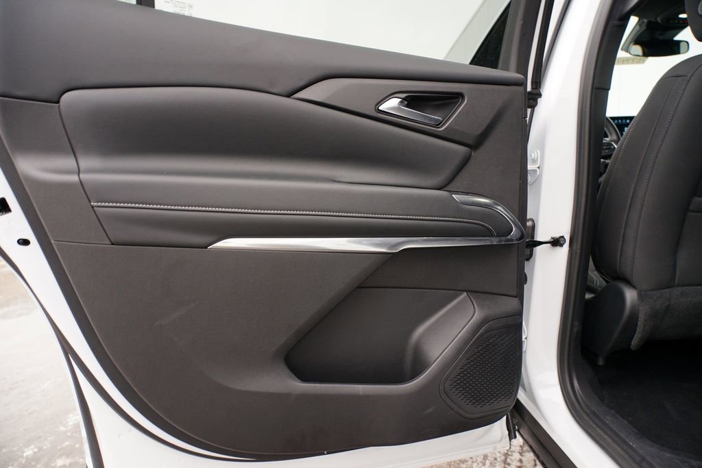 Used 2025 Chevrolet Traverse LT image 20