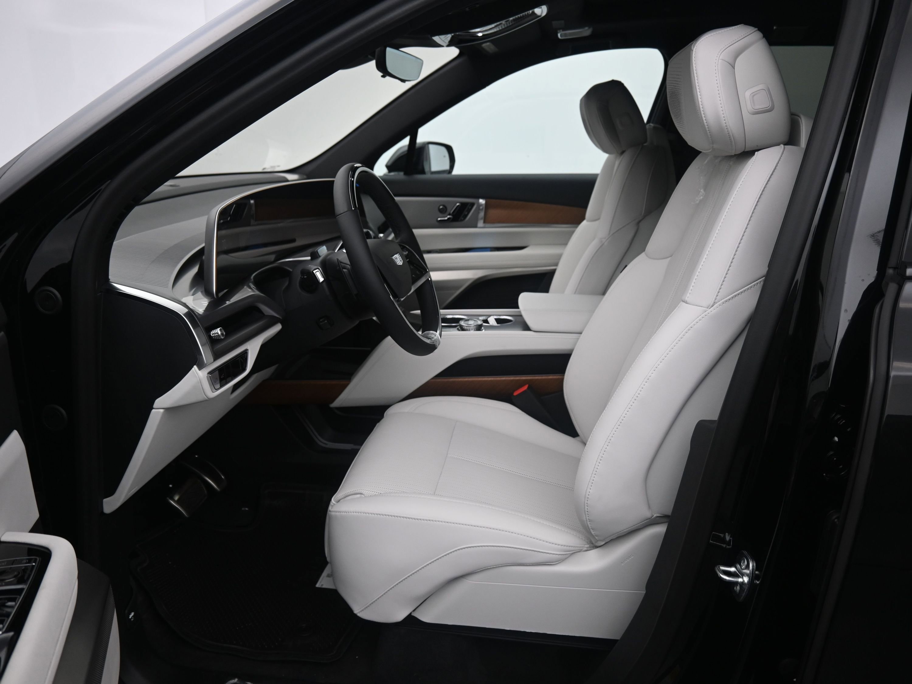 New 2026 Cadillac Vistiq Luxury w/ LPO, Floor Liner Package image 11