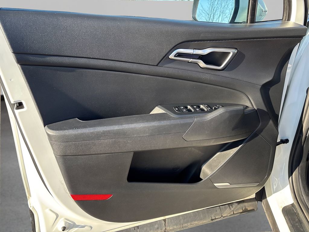 Used 2023 Kia Sportage LX image 22