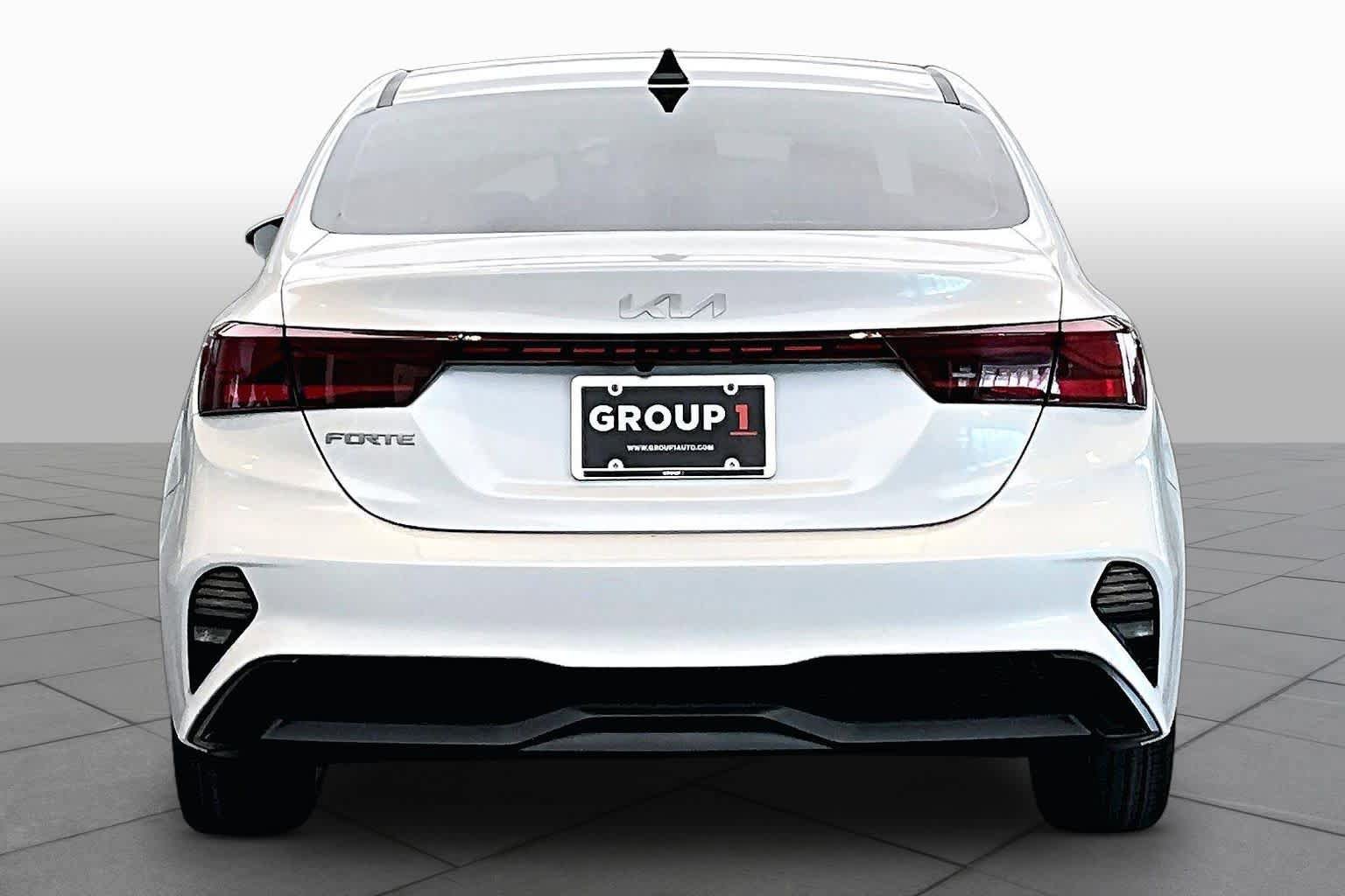 Used 2022 Kia Forte LXS FWD image 5