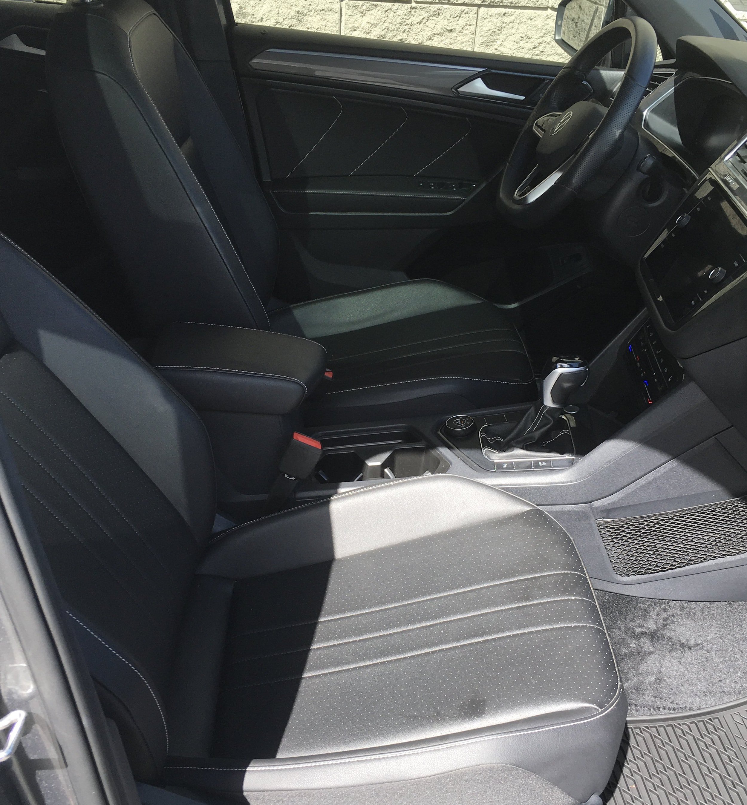 Certified 2022 Volkswagen Tiguan SE R-Line AWD/4WD image 7