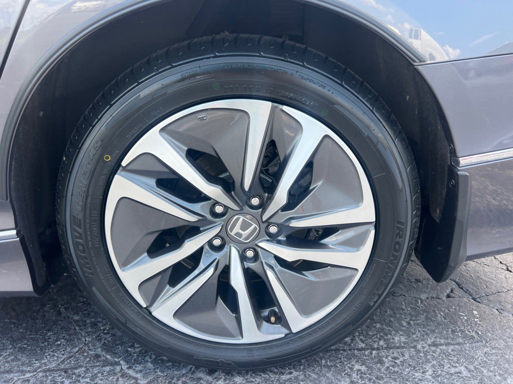 Used 2018 Honda Accord Touring image 40