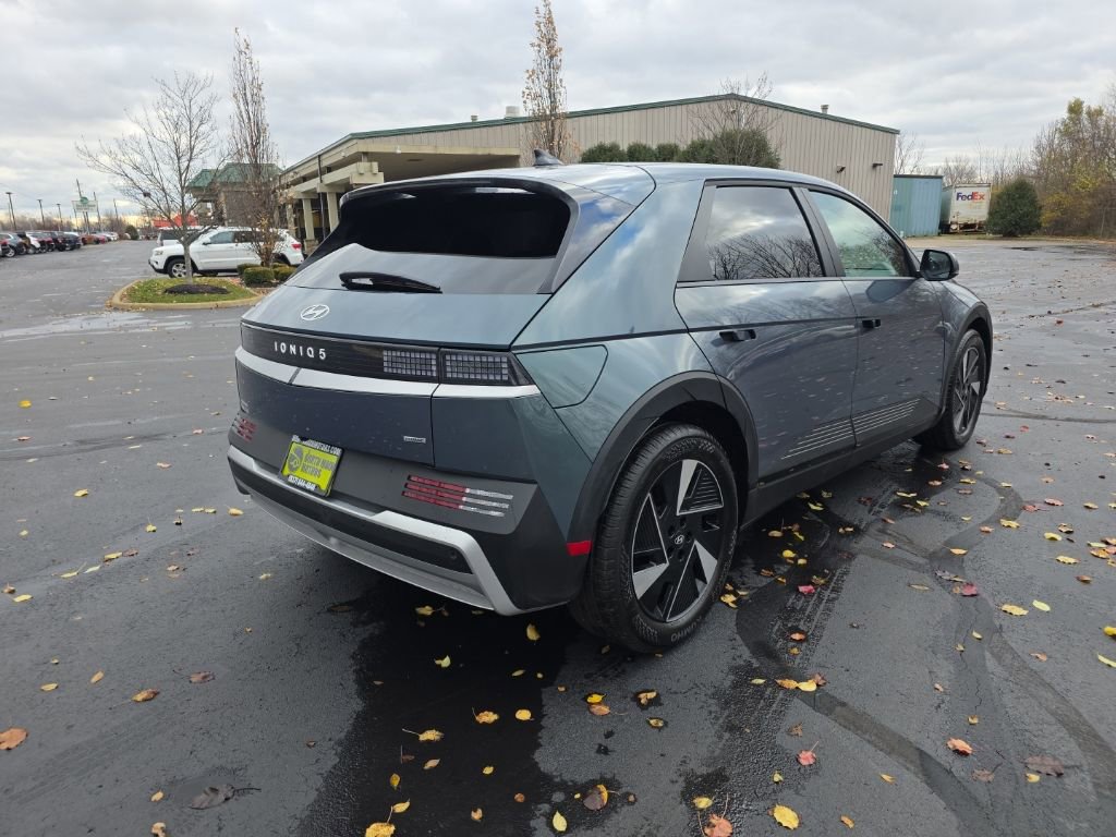 Used 2025 Hyundai Ioniq 5 SE image 9