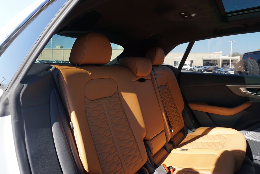 Used 2025 Audi RS Q8 performance image 43