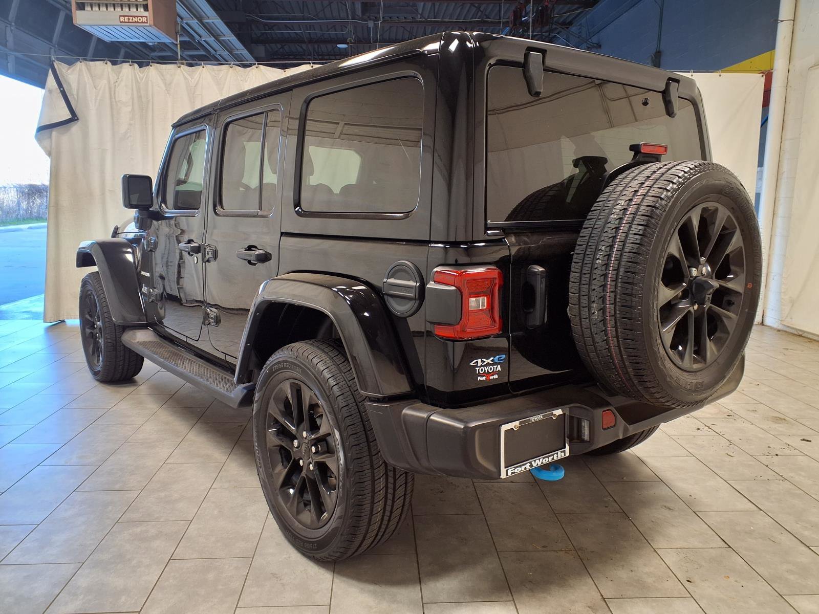 Used 2022 Jeep Wrangler Unlimited Sahara image 7