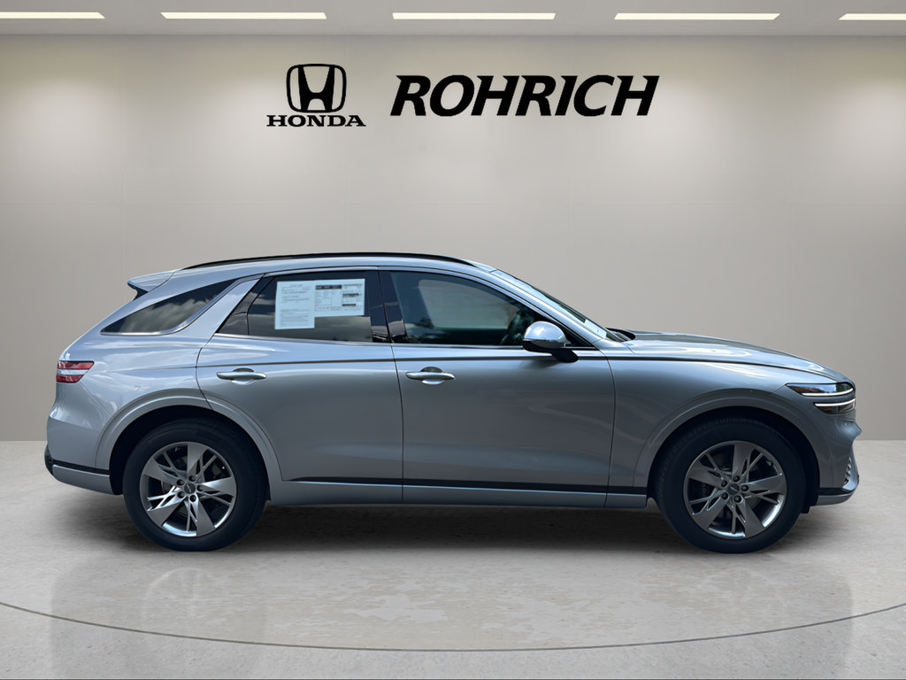 Used 2025 Genesis GV70 3.5T Sport AWD/4WD image 5