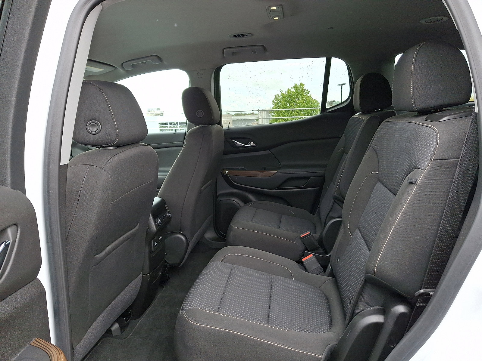 Certified 2023 GMC Acadia SLE w/ Driver Convenience Package FWD image 11