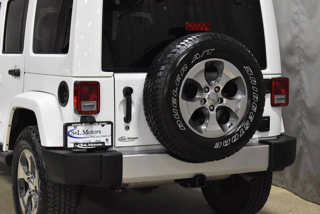 Used 2017 Jeep Wrangler Unlimited Sahara w/ Max Tow Package image 9