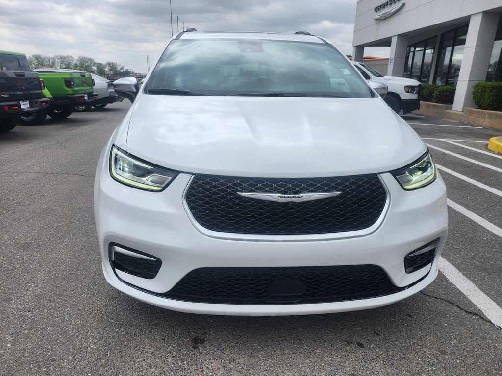 New 2026 Chrysler Pacifica Pinnacle image 8
