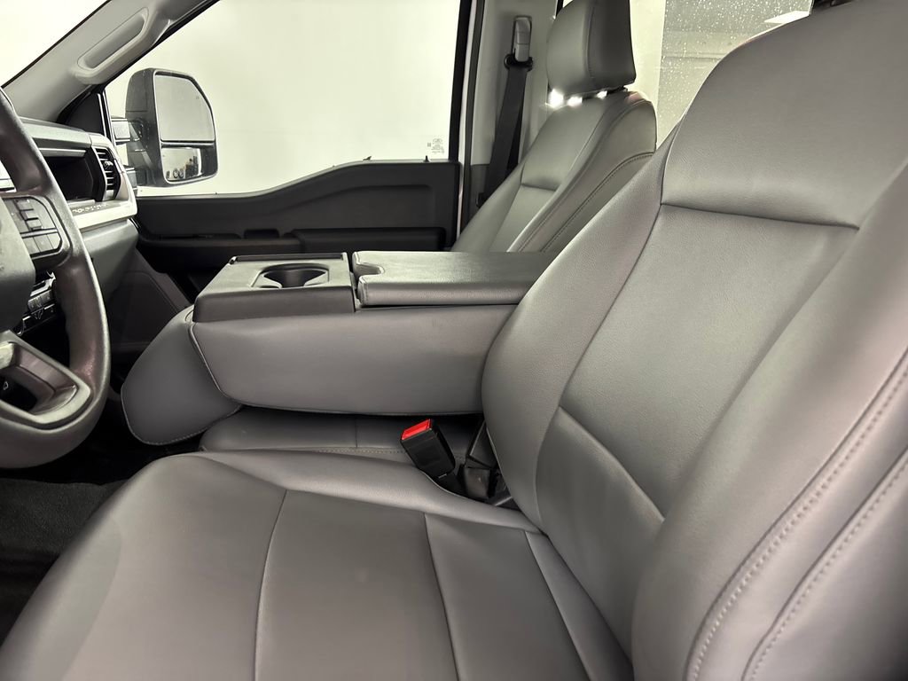 Used 2025 Ford F250 XL image 8