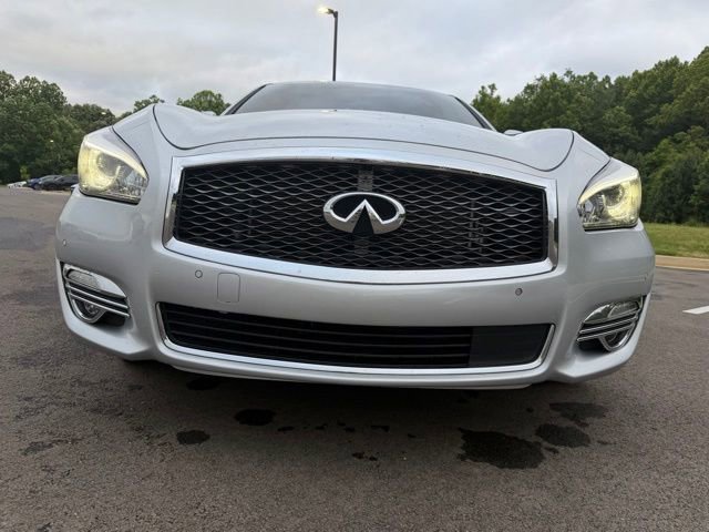 Used 2019 INFINITI Q70 L 3.7 AWD/4WD image 3