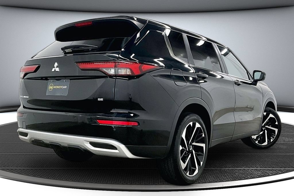 Used 2023 Mitsubishi Outlander SE Black Edition AWD/4WD image 6