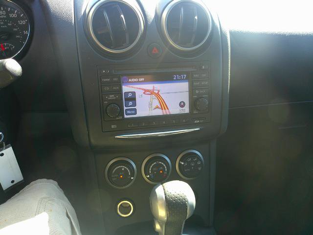 Used 2013 Nissan Rogue SV w/ Premium Pkg image 10