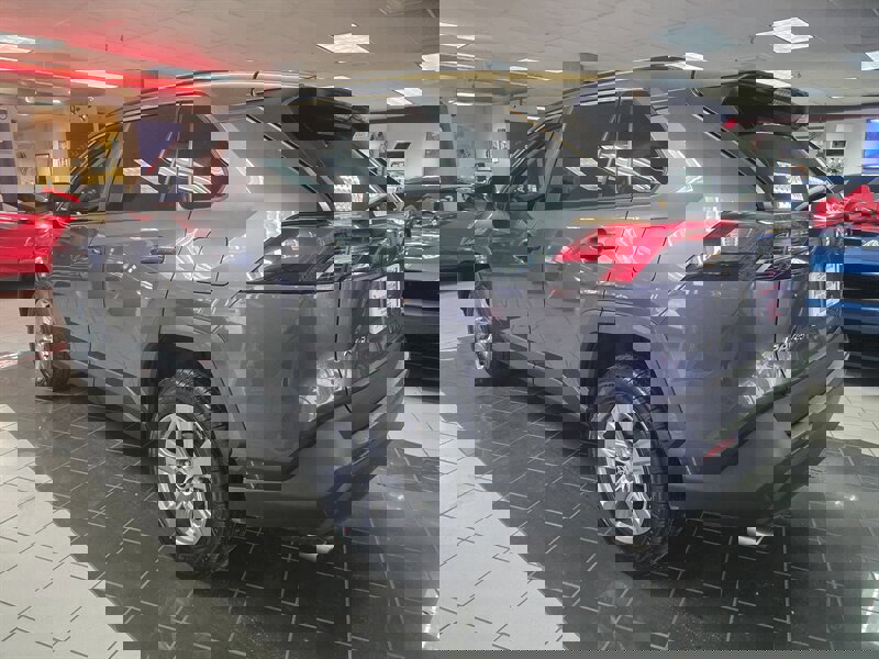 Used 2022 Toyota RAV4 XLE image 6