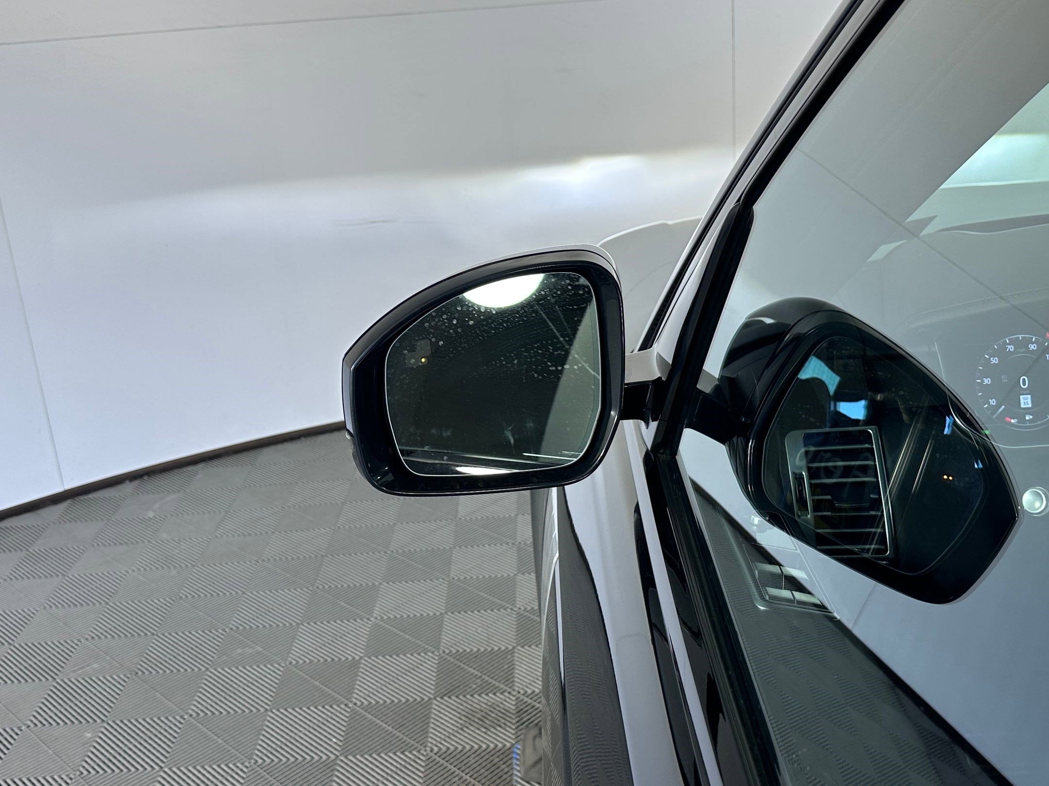 Used 2021 Land Rover Range Rover Westminster Edition image 19