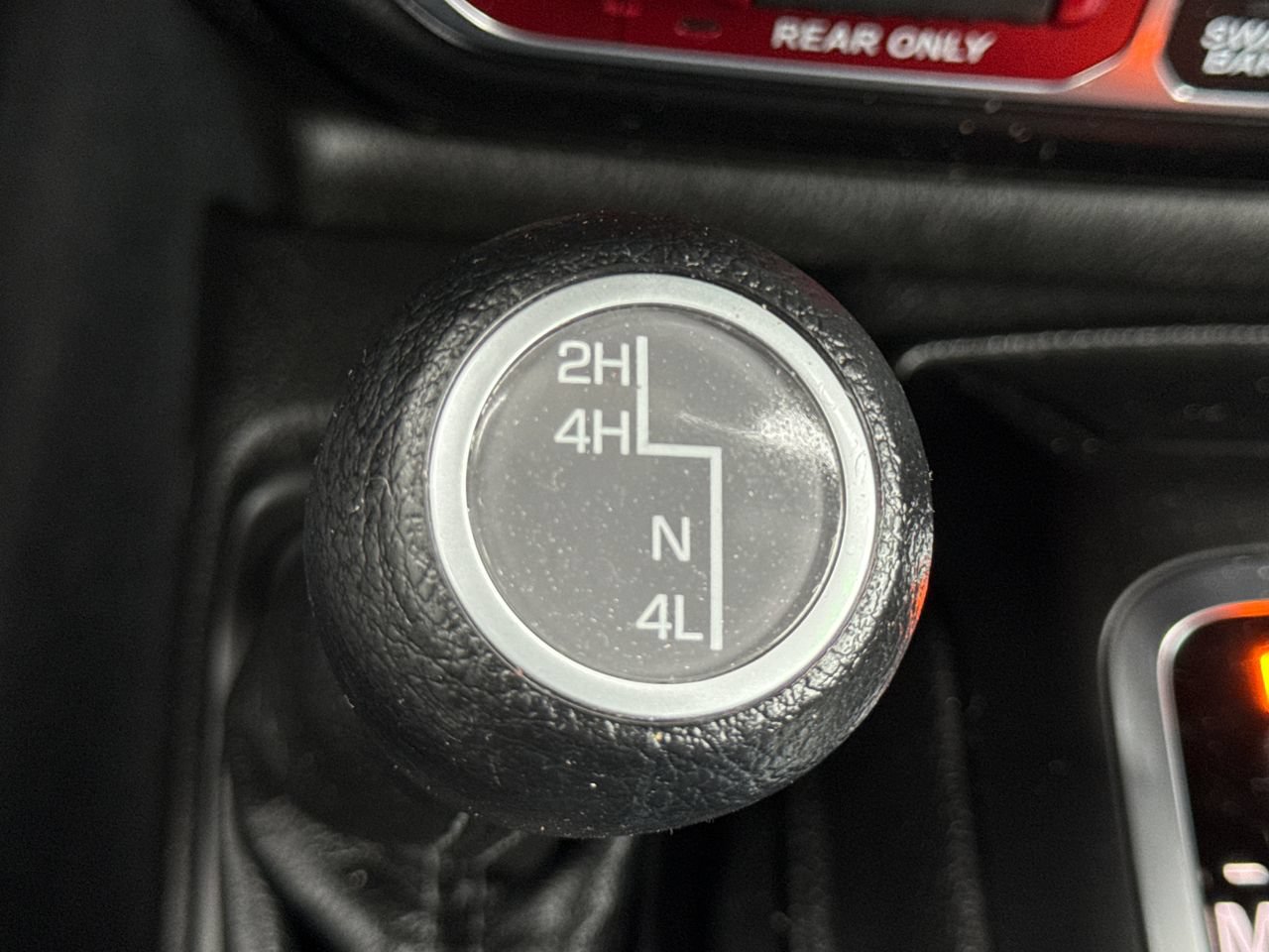 Used 2024 Jeep Wrangler Unlimited Rubicon w/ Technology Group AWD/4WD image 27