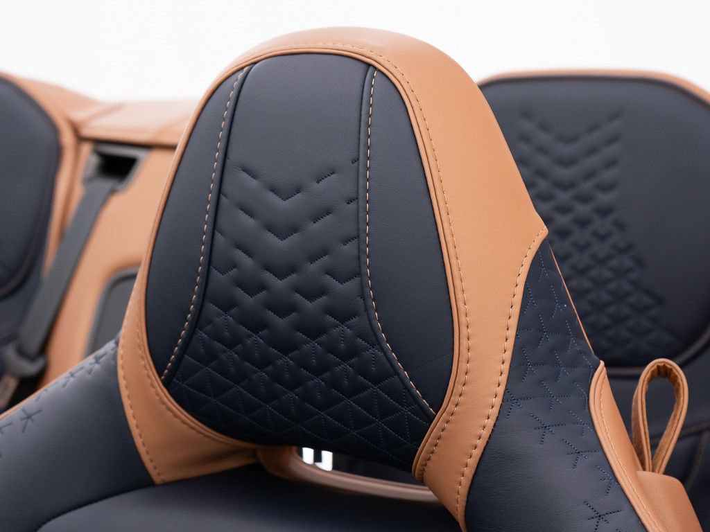 Used 2023 Aston Martin DBS Superleggera Volante RWD image 25