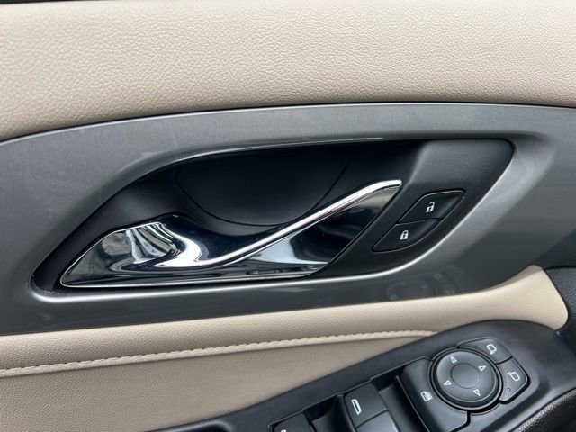 Used 2023 Chevrolet Traverse LS image 25