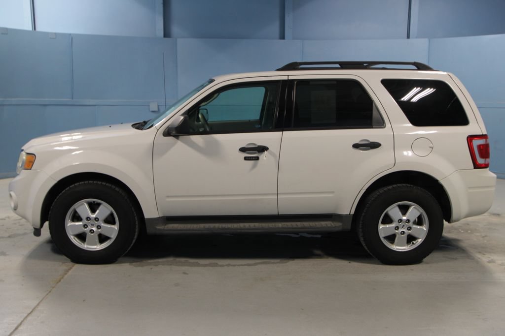 Used 2011 Ford Escape XLT w/ 201A Rapid Spec Order Code FWD image 24