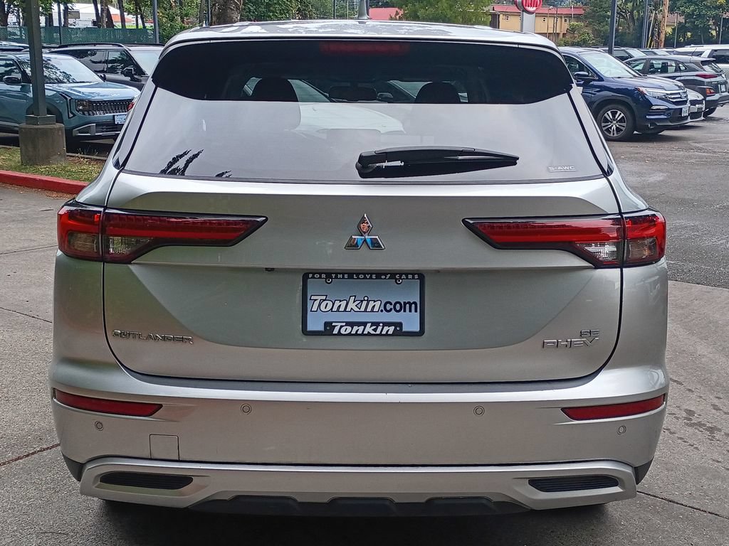 Used 2023 Mitsubishi Outlander 4WD Plug-In Hybrid image 5
