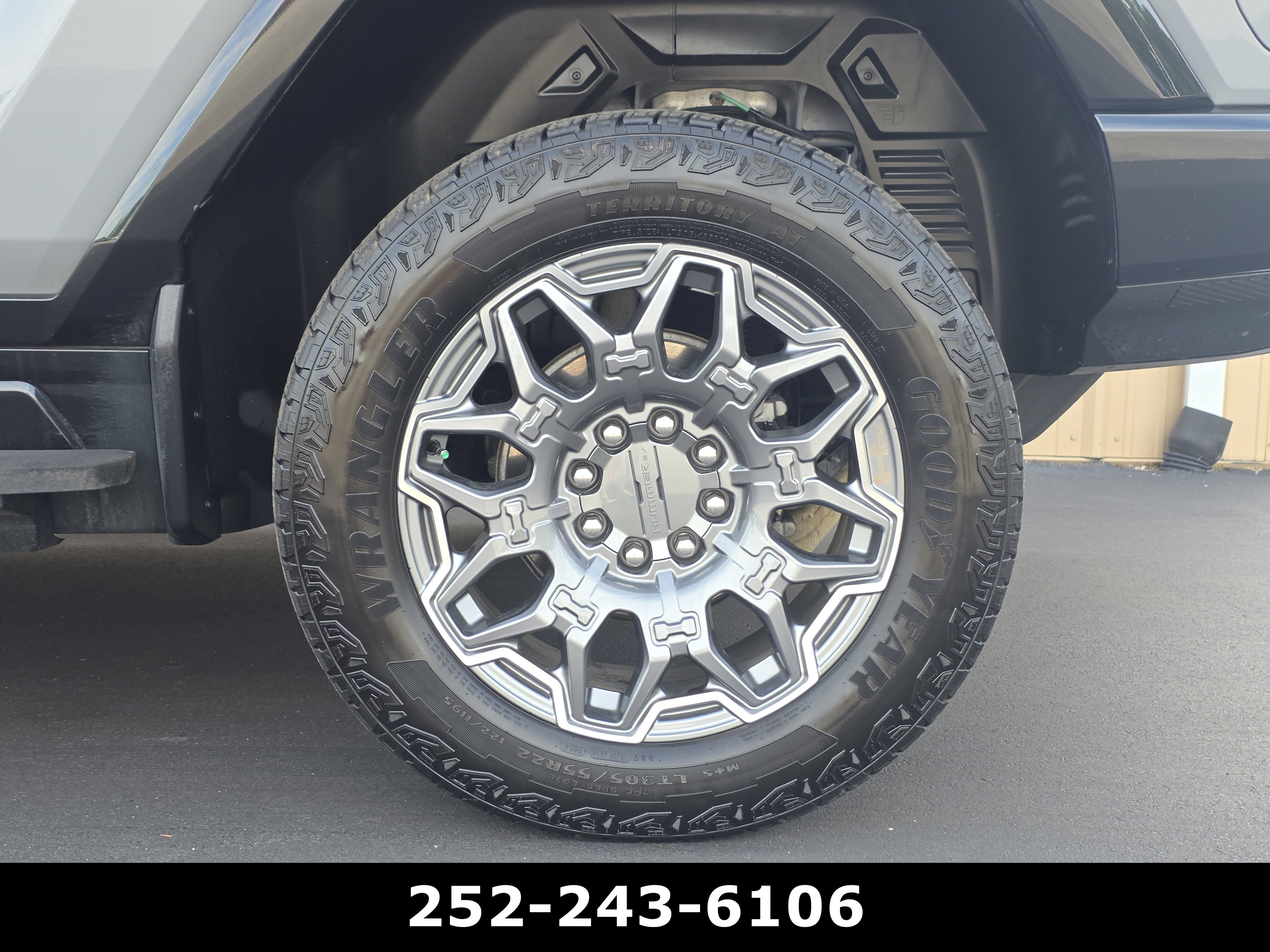 Used 2025 GMC Hummer EV 3X AWD/4WD image 53