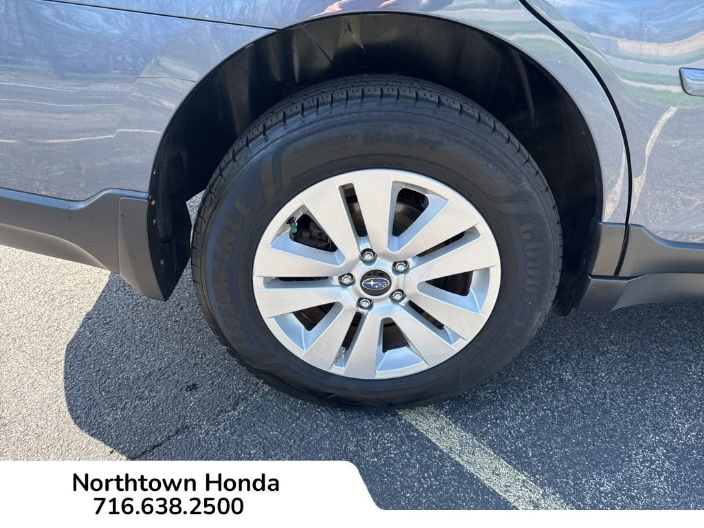 Used 2017 Subaru Outback 2.5i Premium image 13