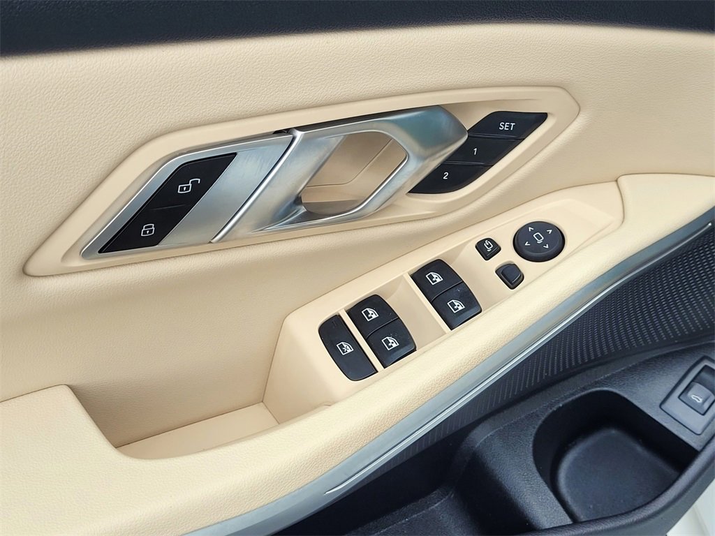 Used 2023 BMW 330i Sedan w/ Convenience Package image 11