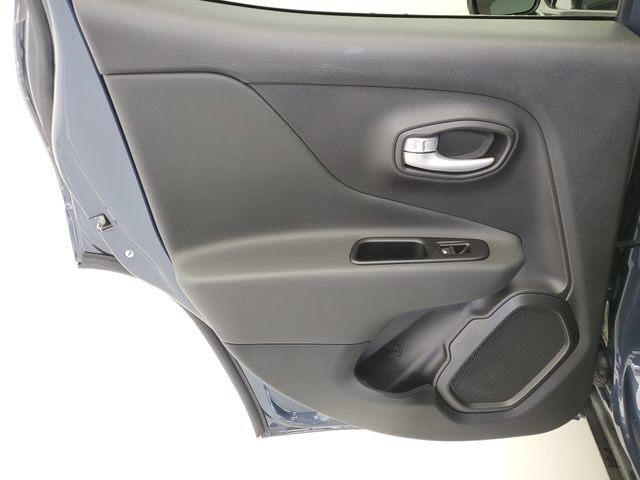 Used 2023 Jeep Renegade Latitude AWD/4WD image 14