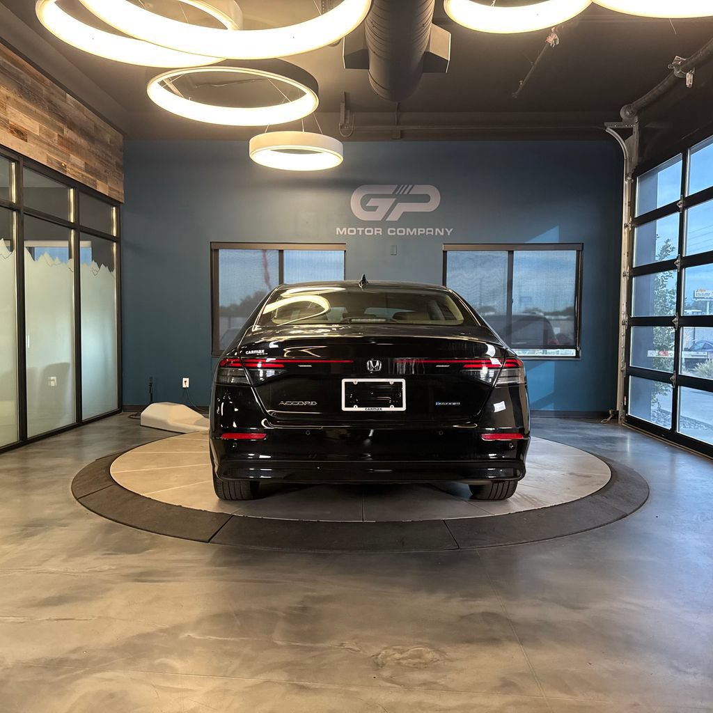 Used 2023 Honda Accord EX-L image 4