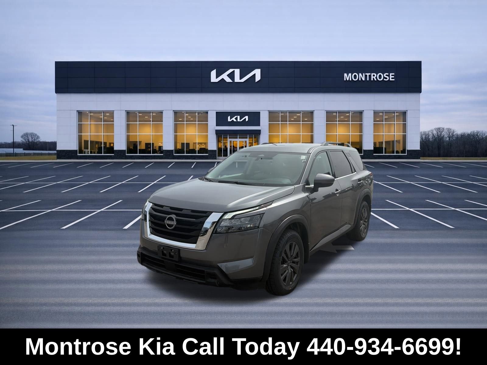 Used 2023 Nissan Pathfinder SV