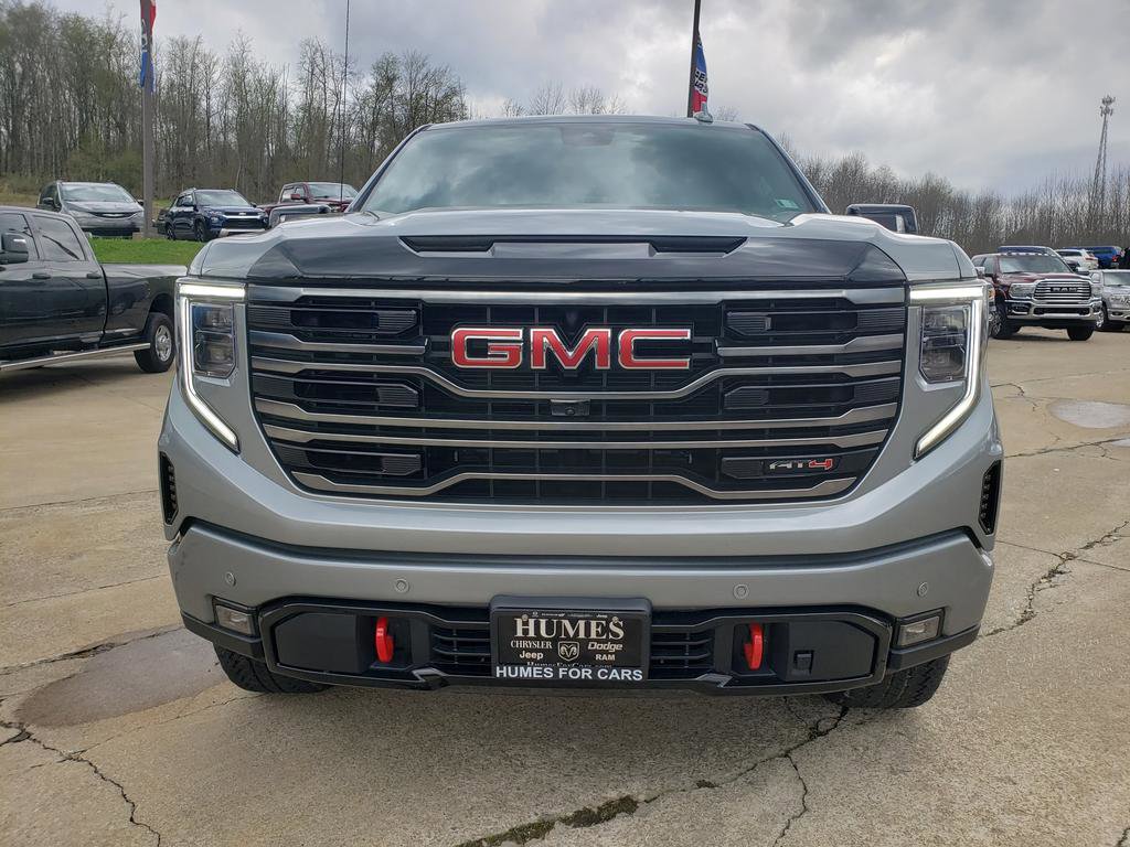 Used 2025 GMC Sierra 1500 AT4 w/ AT4 Premium Package AWD/4WD image 9
