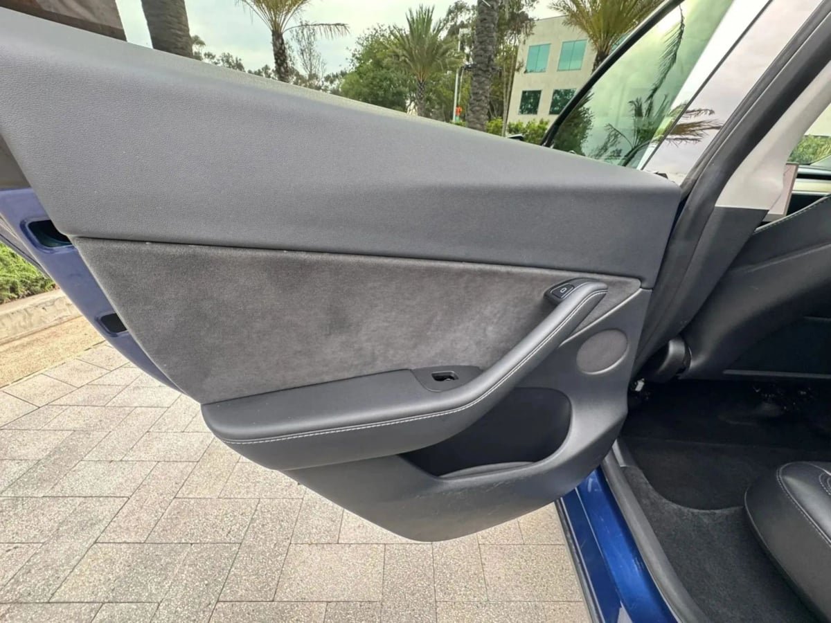 Used 2022 Tesla Model Y Long Range AWD/4WD image 30