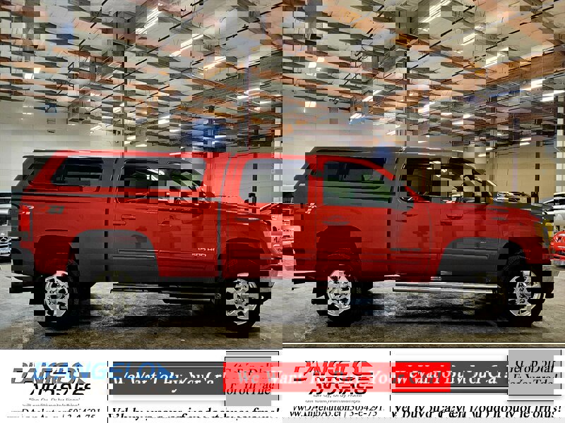 Used 2013 GMC Sierra 2500 SLT w/ Suspension Package, Off-Road image 9