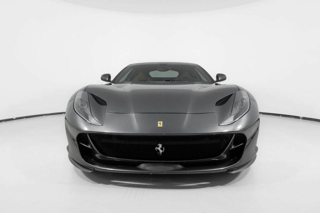 Used 2019 Ferrari 812 Superfast RWD image 13