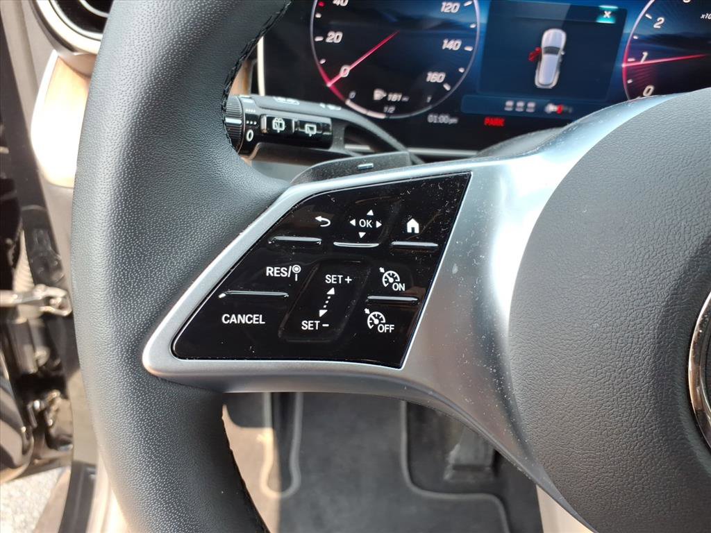 Used 2025 Mercedes-Benz GLC 300 4MATIC image 15