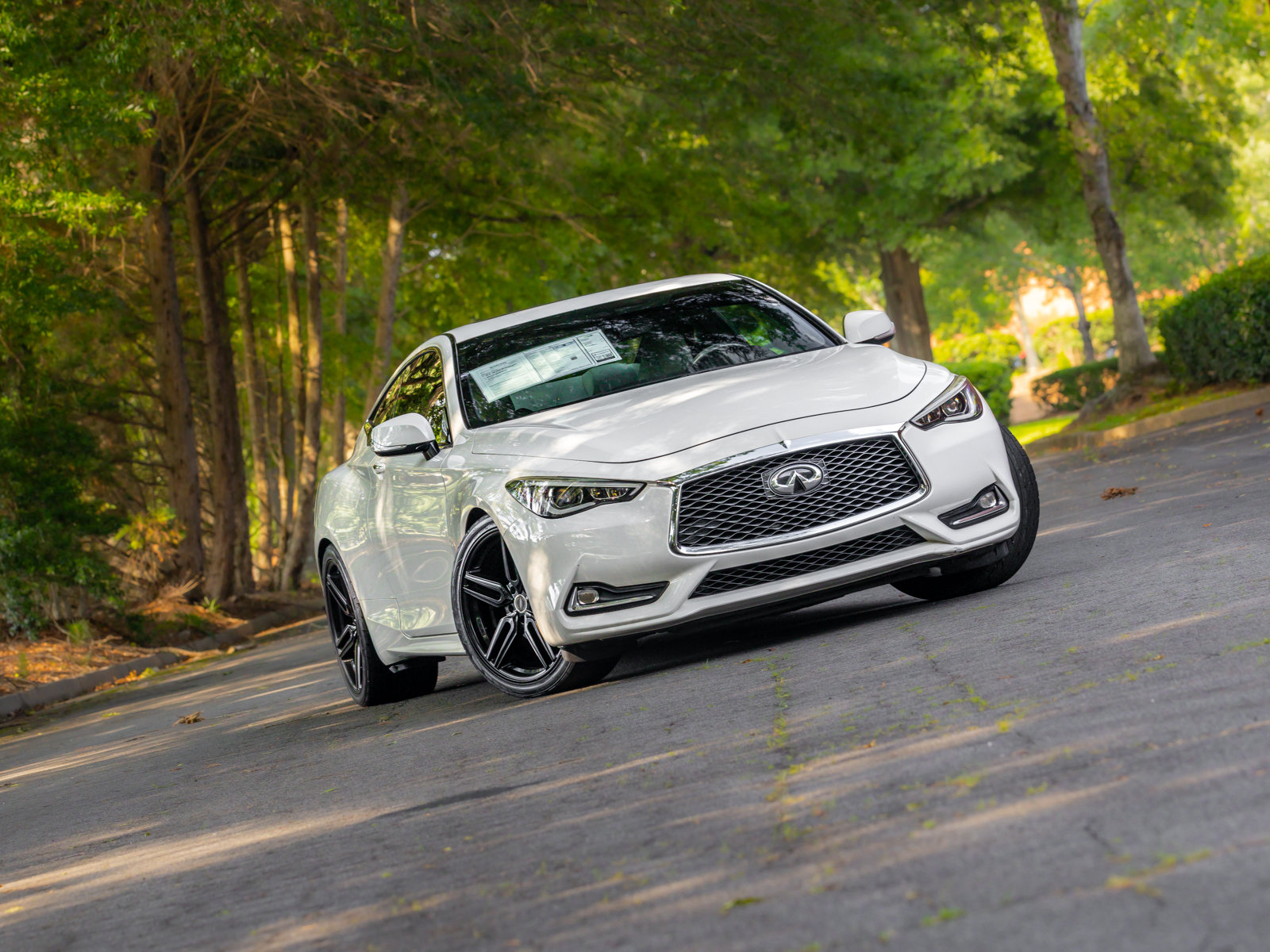 Used 2017 INFINITI Q60 3.0t w/ Premium Plus Package 3.0T RWD image 25