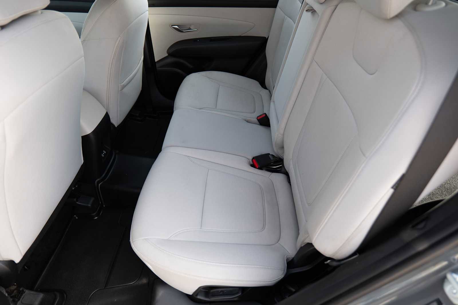 Used 2025 Hyundai Tucson SE image 22