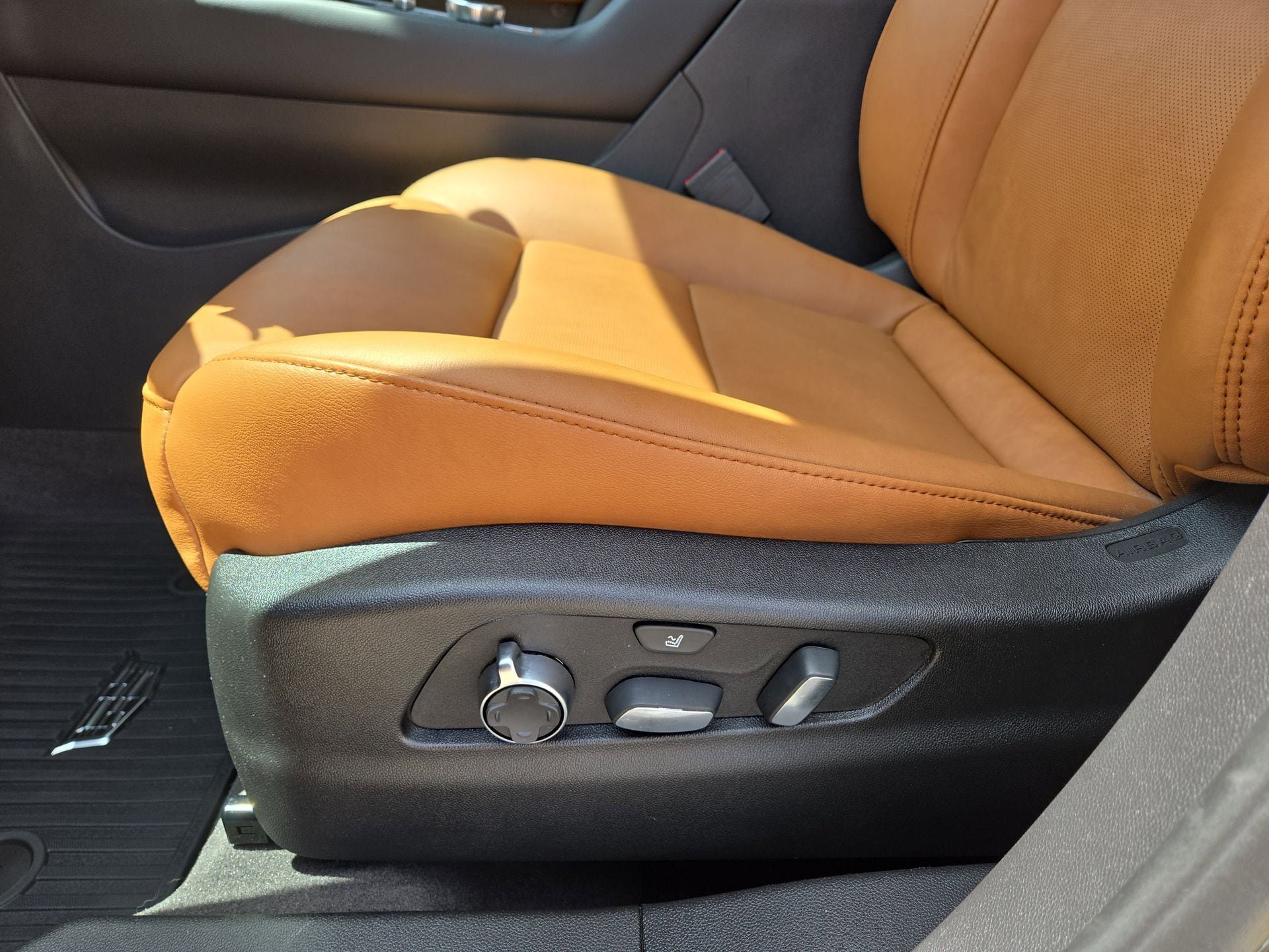 Used 2024 Cadillac XT4 Sport FWD image 17