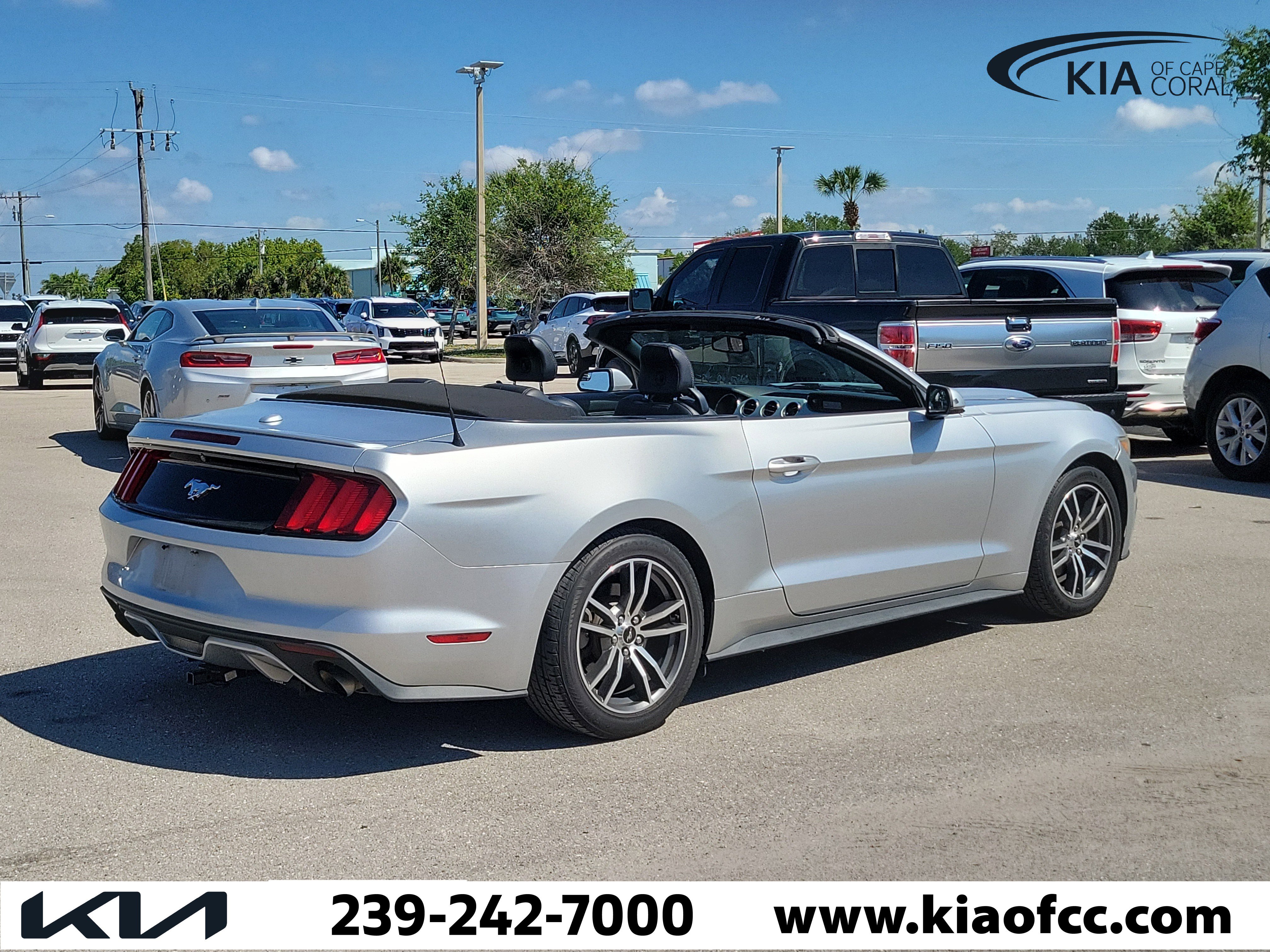 Used 2016 Ford Mustang Premium RWD image 3