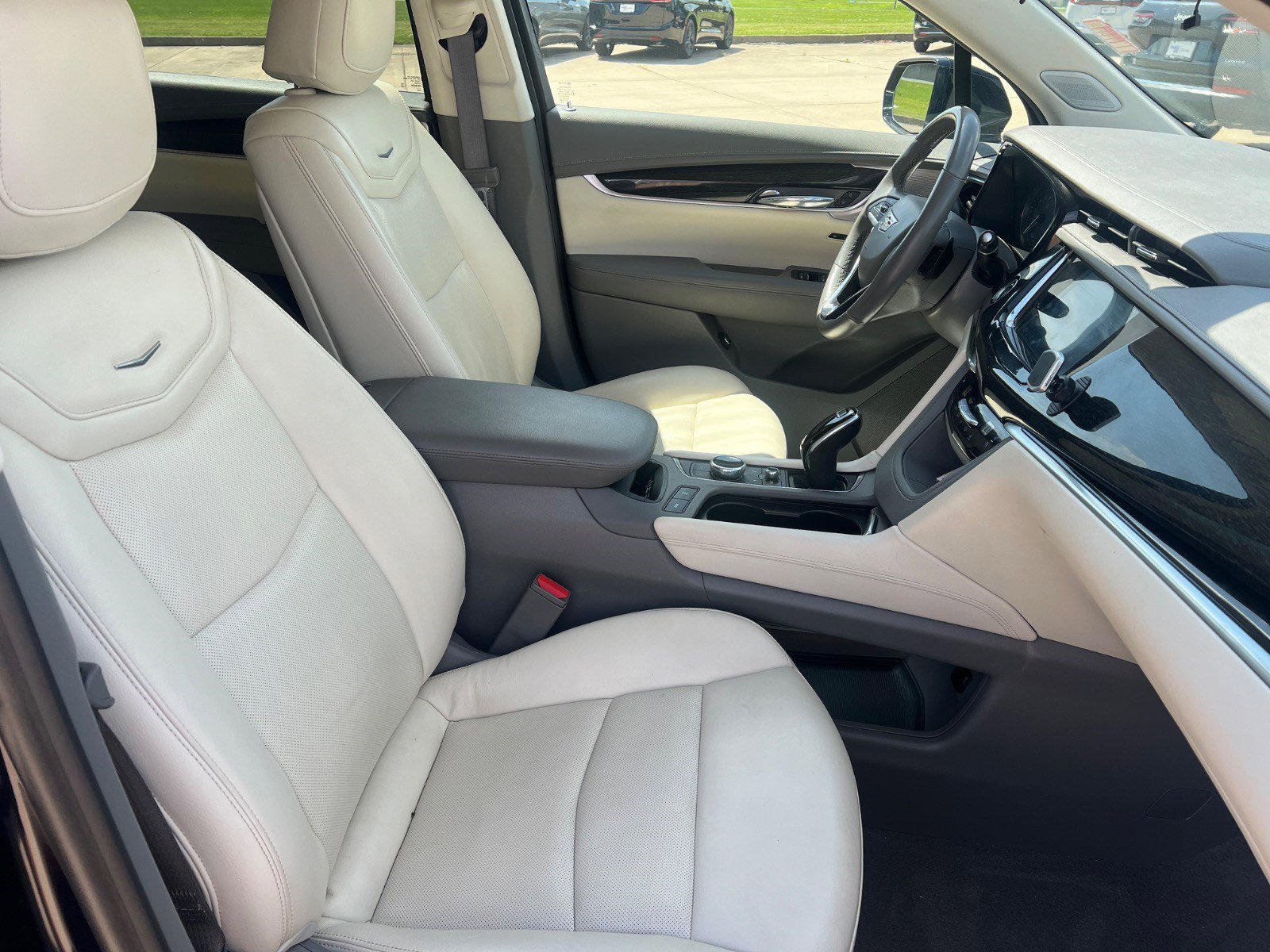 Used 2022 Cadillac XT6 Premium Luxury w/ Technology Package image 21