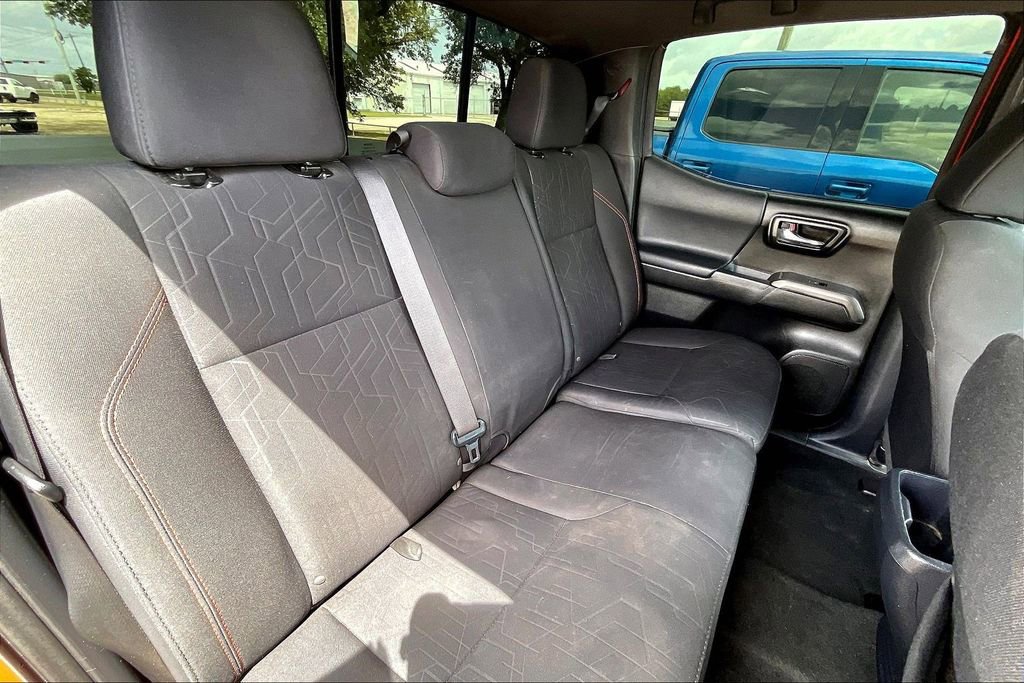 Used 2017 Toyota Tacoma TRD Off-Road w/ Tow Package (A/T) image 17