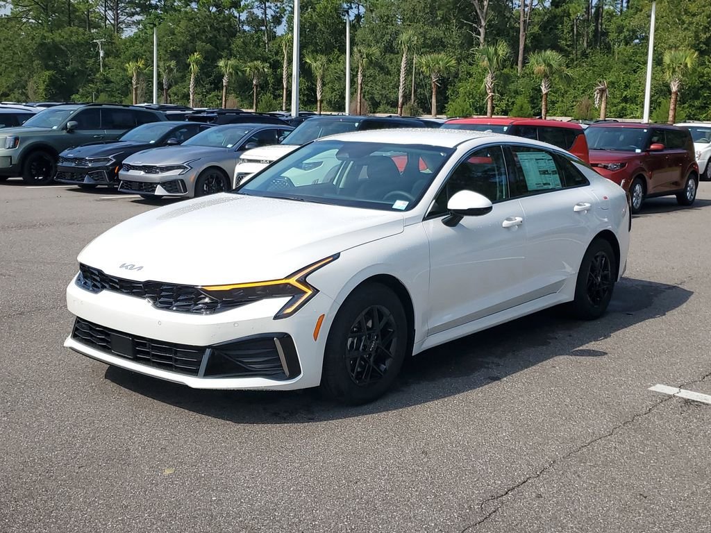 New 2026 Kia K5 LXS FWD image 3